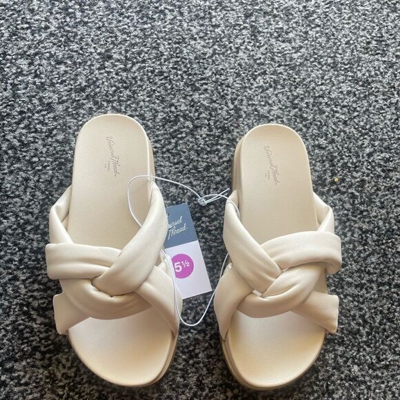NWT Universal Thread Cosette Padded Crisscross Comfort Sandals Womens - Picture 3 of 8